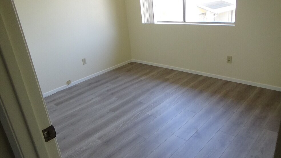 Bed #2. - 308 W Barton Ave