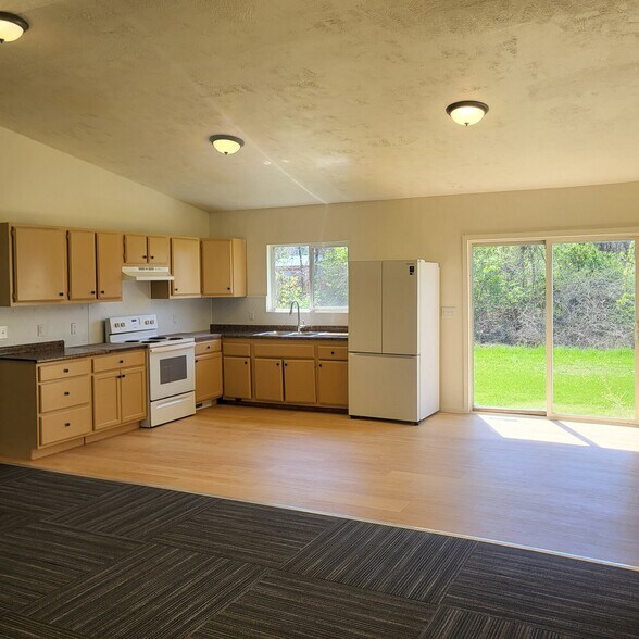 Building Photo - 968 Chicago Ave