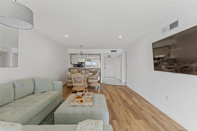Building Photo - 105 Island Way