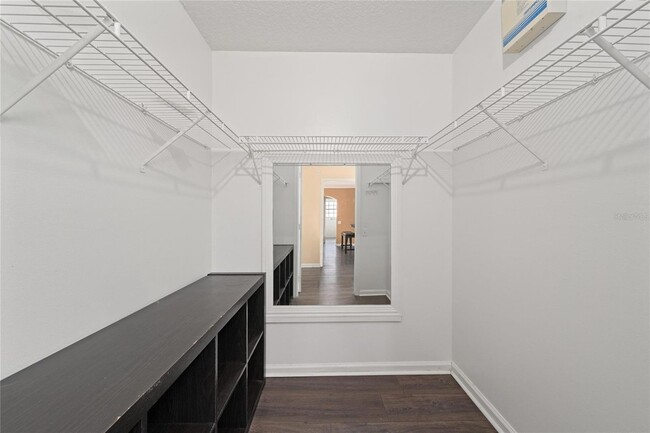 Building Photo - 3930 Southpointe Dr