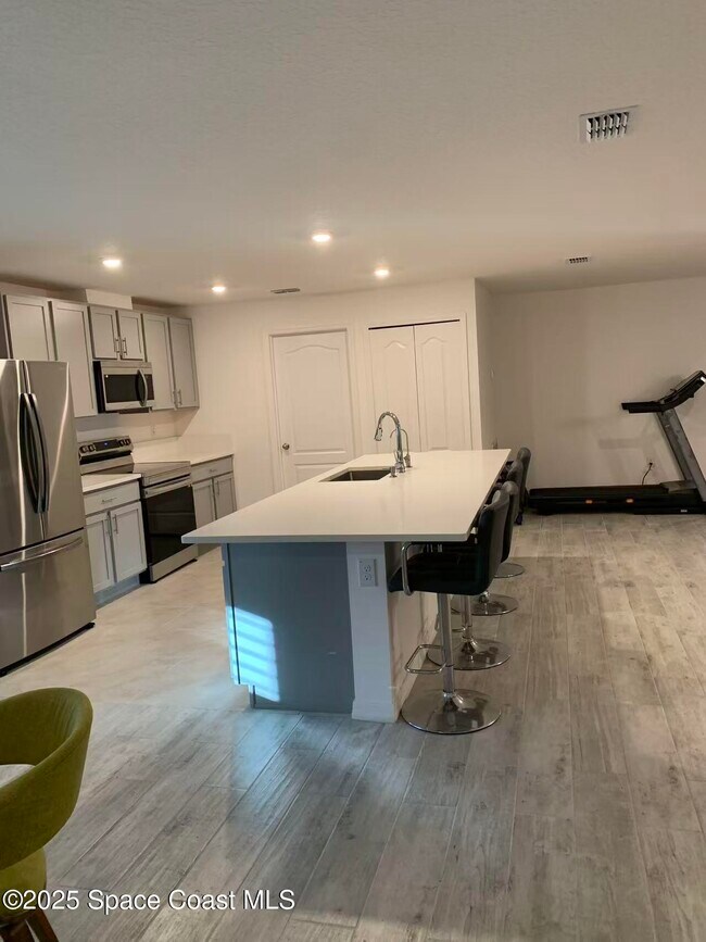 Building Photo - 1150 Nordic St NW