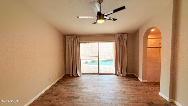 Building Photo - 9140 E Siesta Ln