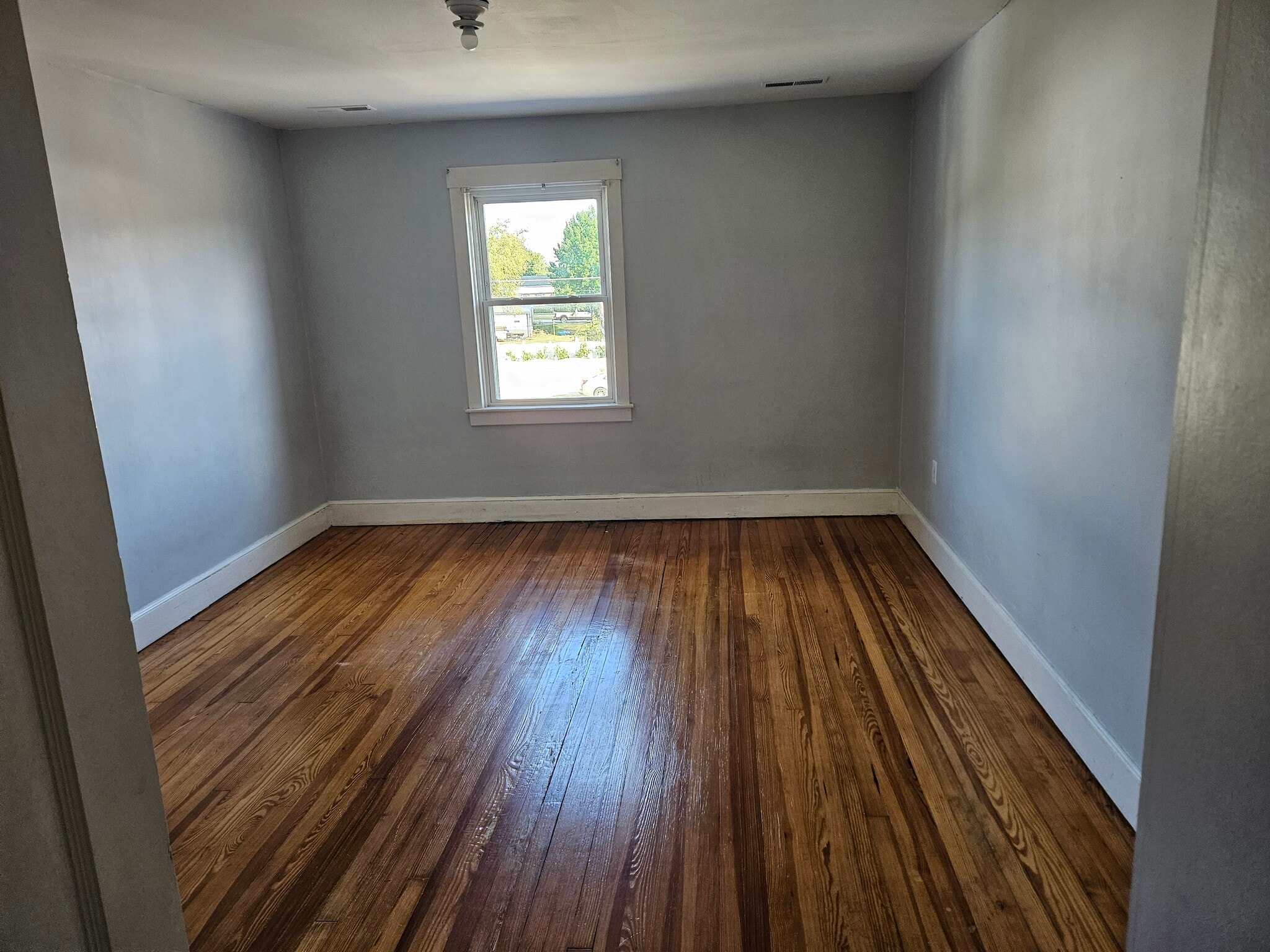 1st bedroom - 113 E Baltimore St