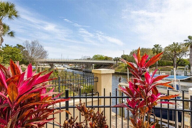 Building Photo - 300 Bella Harbor Ct