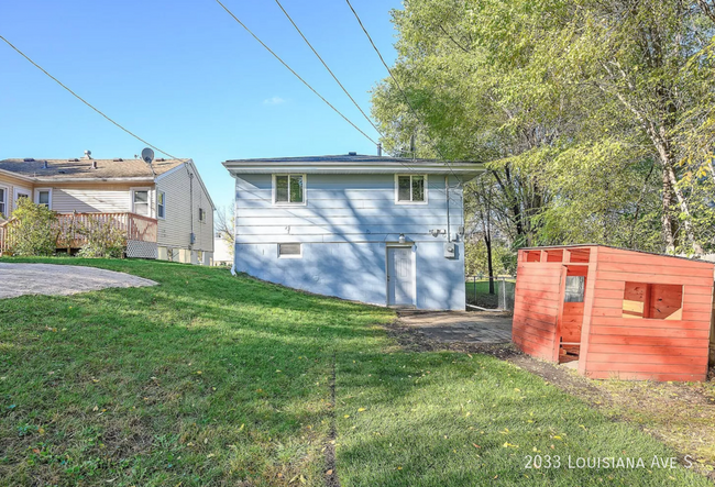 Building Photo - 3br 1ba ~ Security Deposit Free Alternativ...