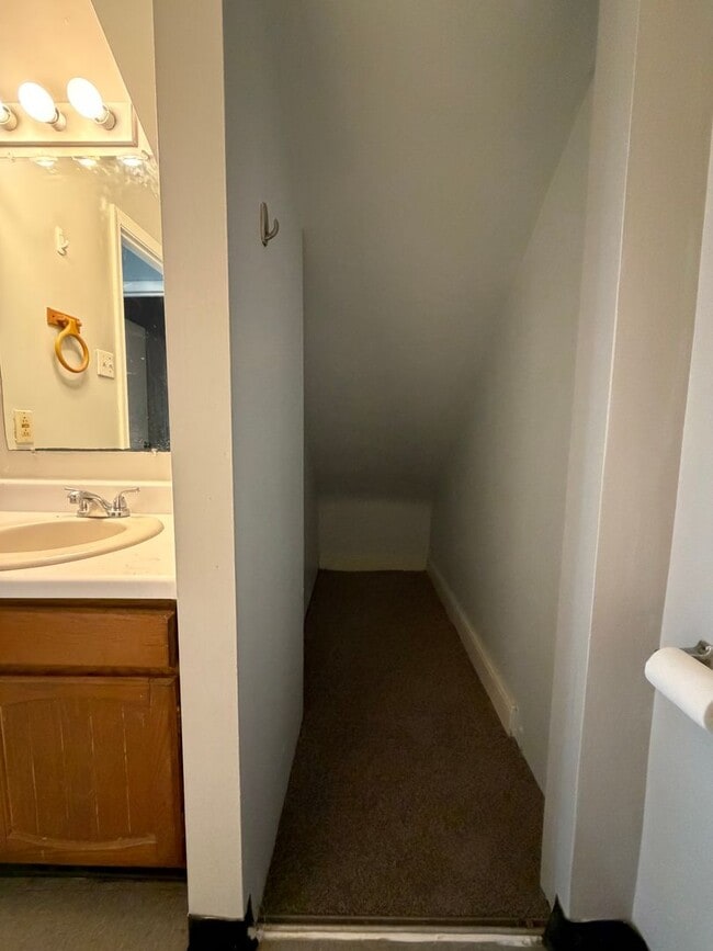 Building Photo - 2627 Floyd Ave