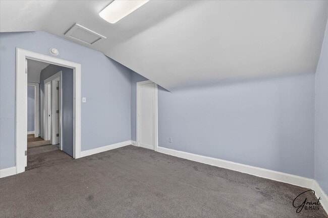 Building Photo - $1550 4 bedroom