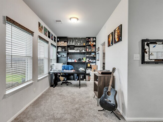Building Photo - 8719 Willet St