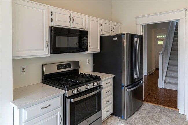 Building Photo - 815 Edgewood Ave NE