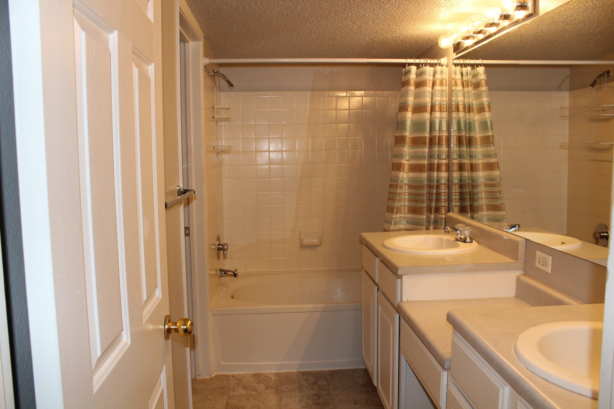 Building Photo - 2085 Eagle Ave