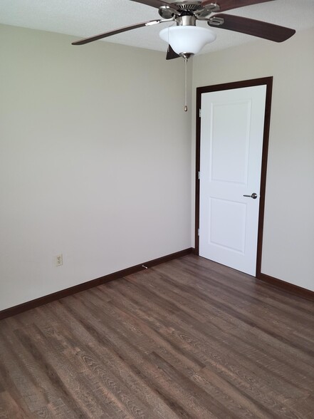 Building Photo - 16 Cherry Tree Ln