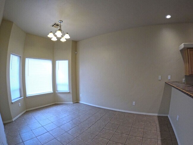 Building Photo - 2210 Dakota Dr