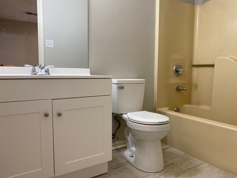 Building Photo - 35 Countryside Dr