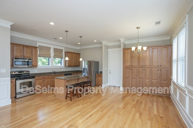Building Photo - 3866 Somers Ln