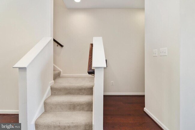 Building Photo - 8942 Dahlgren Ridge Rd