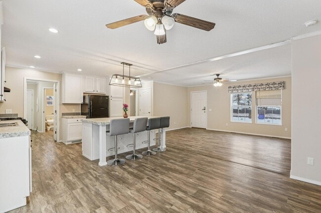 Building Photo - 4704 47th Ave