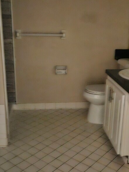 Building Photo - 129 Camphor Cir