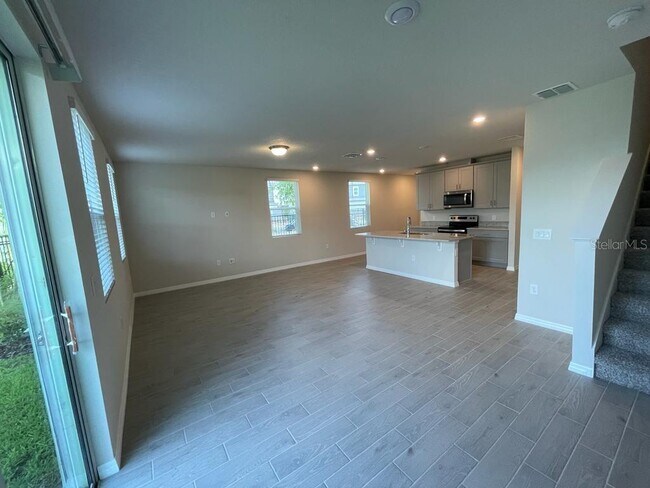 Building Photo - 407 Legacy Lp