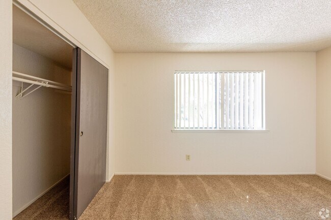 Building Photo - Hurry in and ask about our limited Specials!!