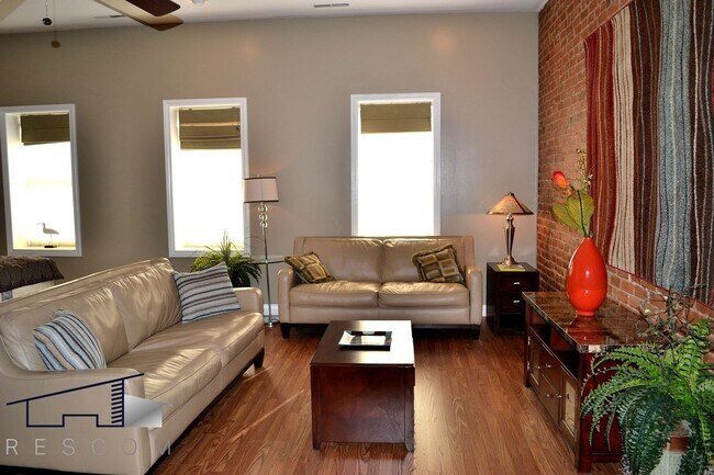 Building Photo - 274
