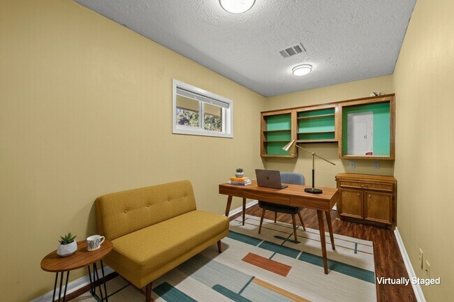 Building Photo - 616 Cannan Dr