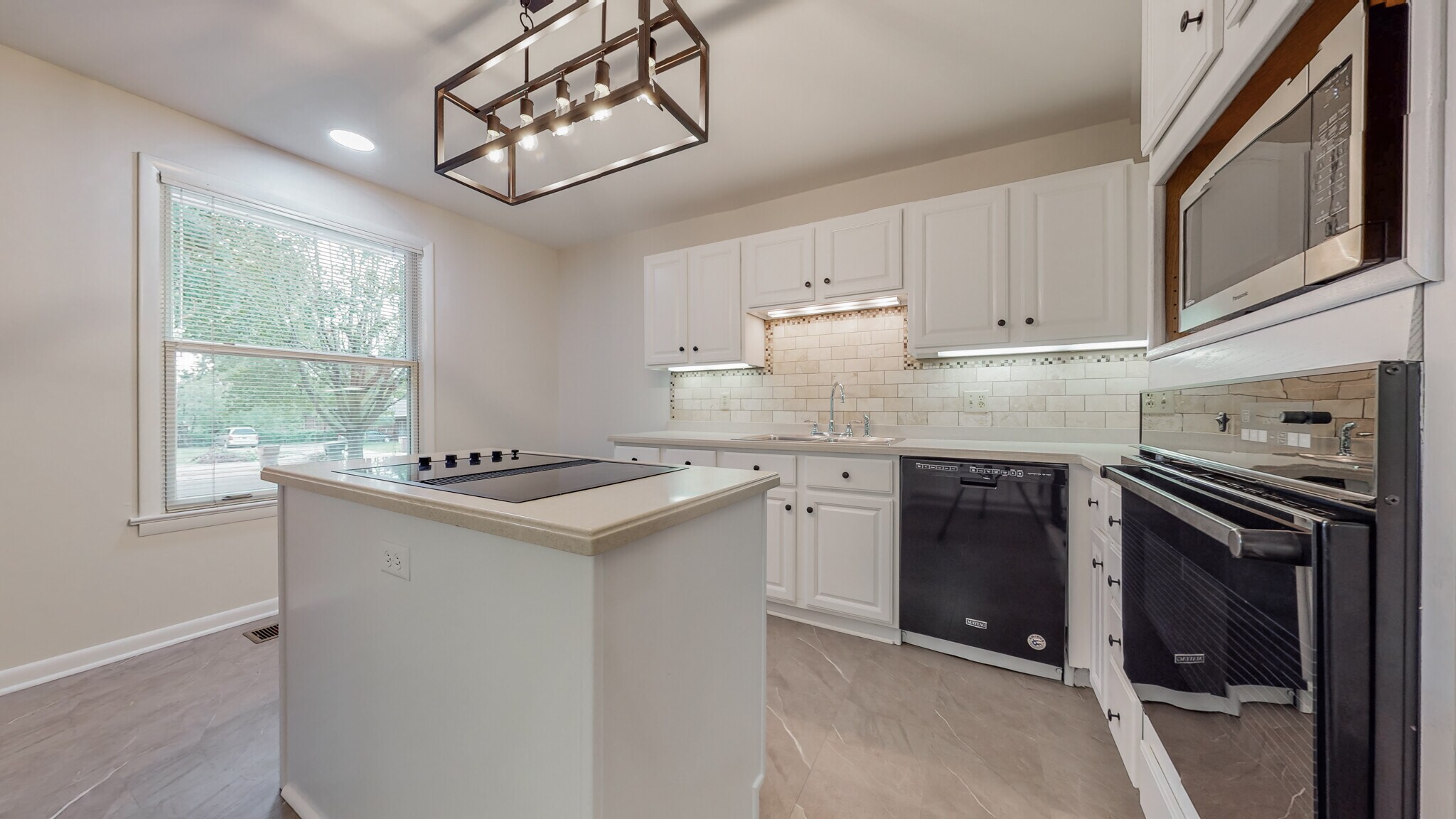 Electric cooktop in island - 203 Donelson Hills Dr
