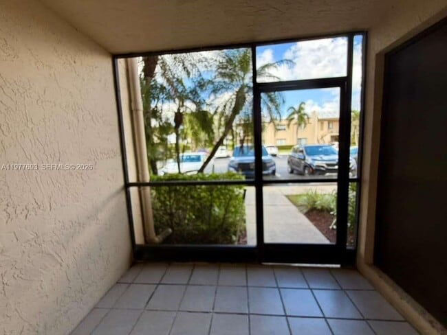 Building Photo - 16481 Blatt Blvd