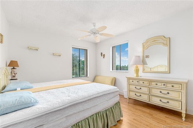 Building Photo - 5393 SE Miles Grant Rd