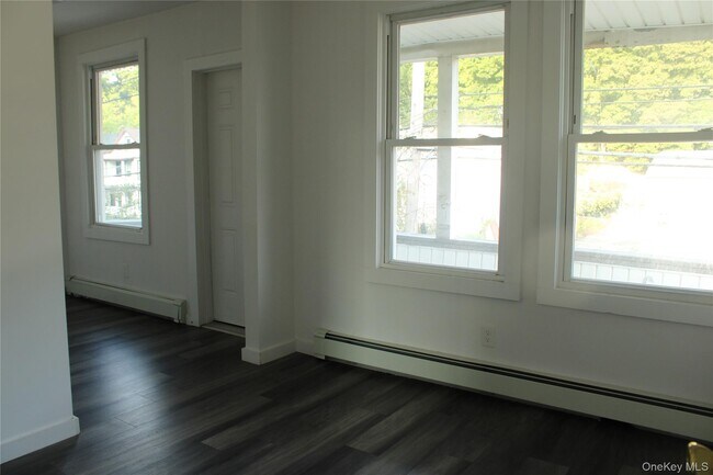 Building Photo - 188 N Hamilton St