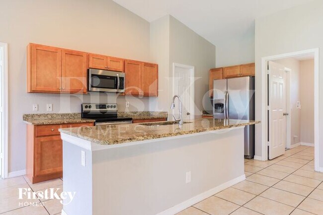 Building Photo - 4570 Lummus St