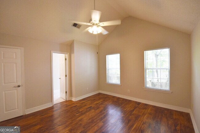 Building Photo - 115 S Fairfield Dr