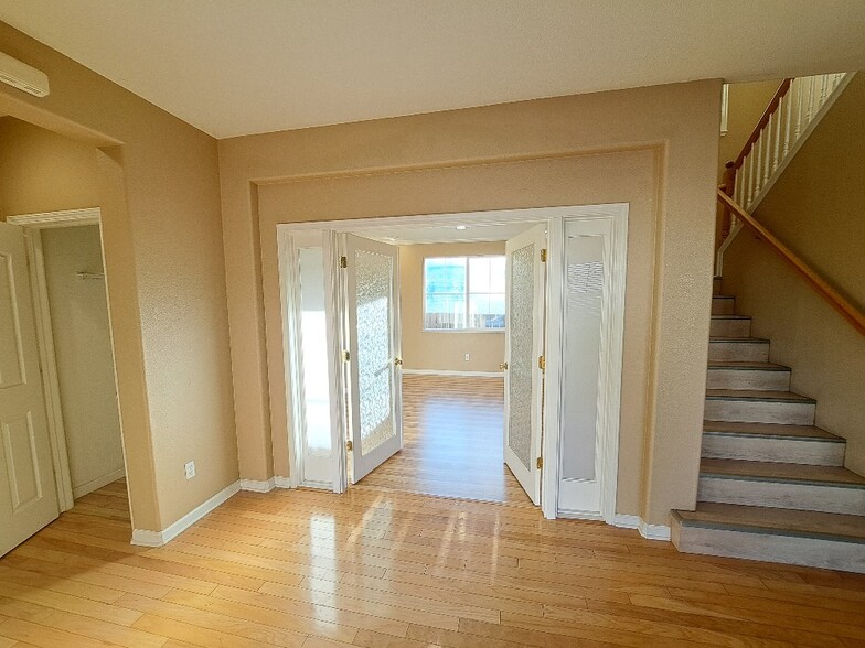 Building Photo - 4950 Trouville Ln