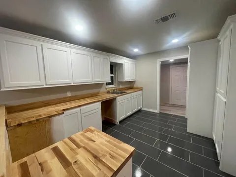 Building Photo - 4216 42nd St