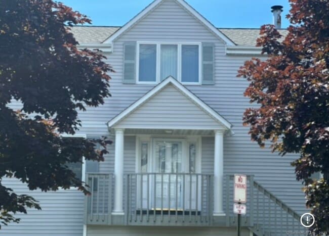 Building Photo - 560 Fairfield Beach Rd