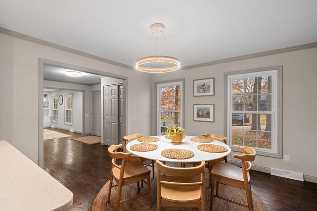 Building Photo - 12122 Royal Valley Dr