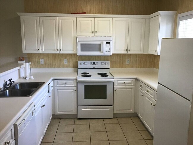 Primary Photo - 1st Floor 2 Bedroom Condo in Berkshire Forest