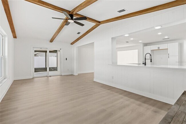 Building Photo - 1985 Japonica Rd