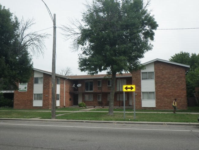 Building Photo - 10420 Whittier St