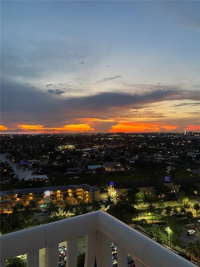 Building Photo - 4020 Galt Ocean Dr