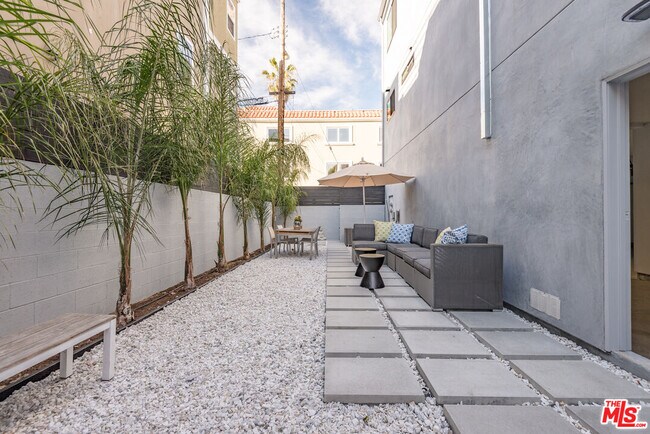 Building Photo - 3109 Strongs Dr