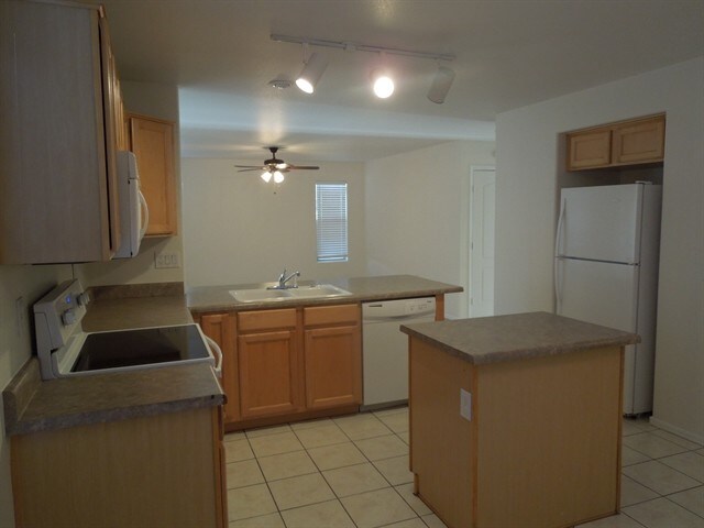 Building Photo - 2017 N 128th Dr