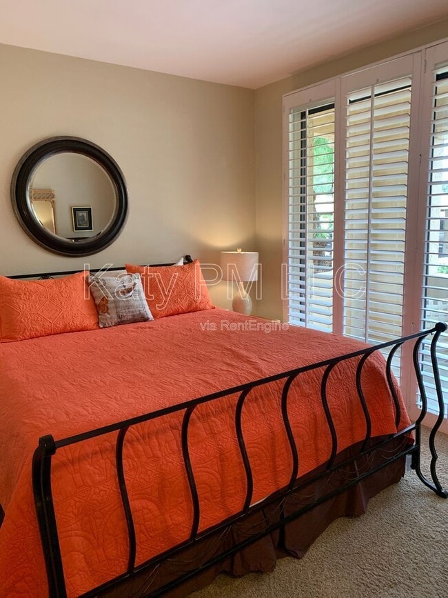 Building Photo - 9708 E Vía Linda