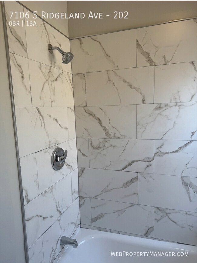 Building Photo - 7106 S Ridgeland Ave