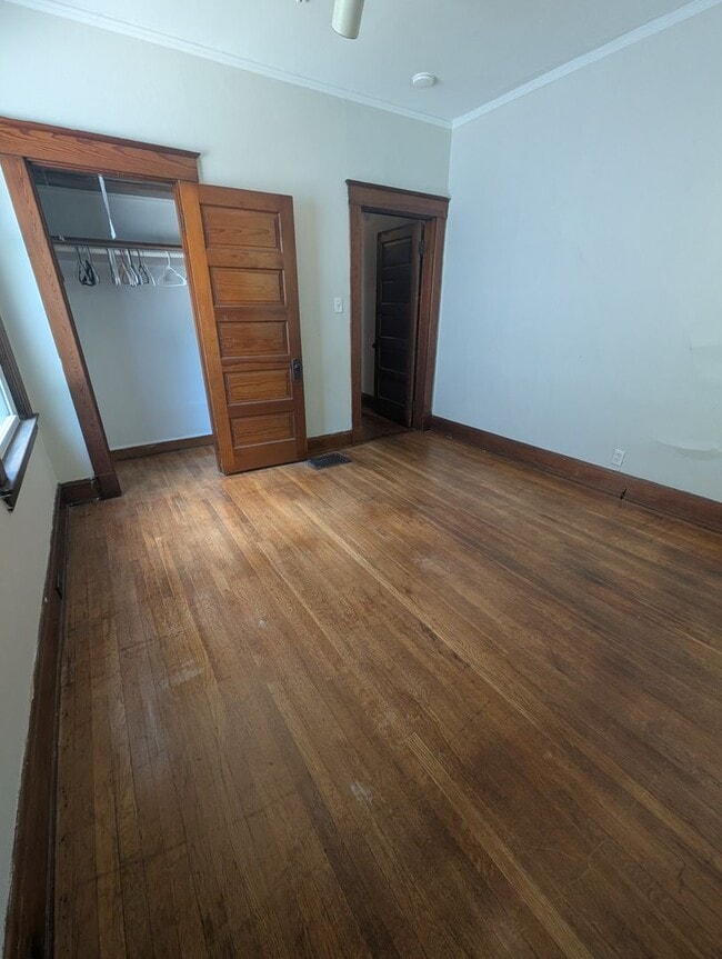 Building Photo - 3111 Linwood Ave