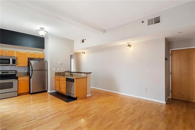 Building Photo - 241 Granby St