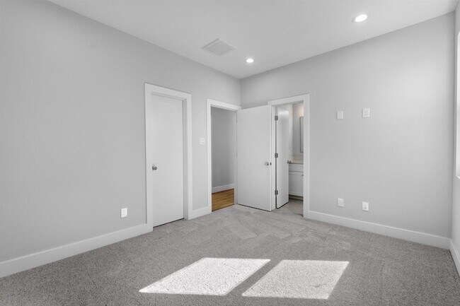 Building Photo - 903 Quitman St