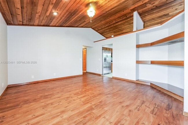 Building Photo - 878 Daffodil Dr