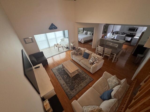 Building Photo - 2604 Fairway Dr N