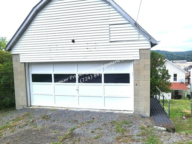 Building Photo - 1205 Crescent Ave