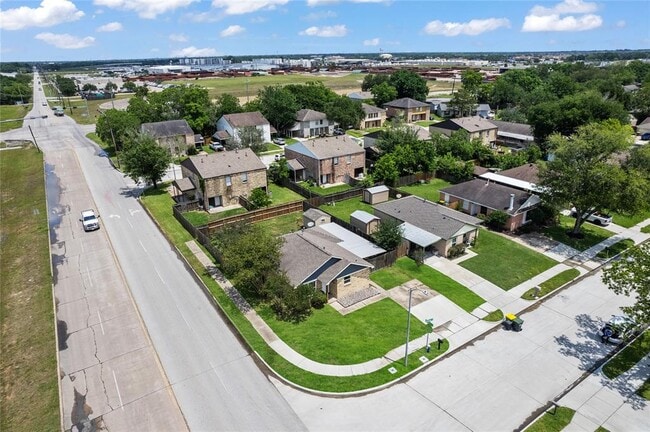 Building Photo - 4640 Orange Cir S